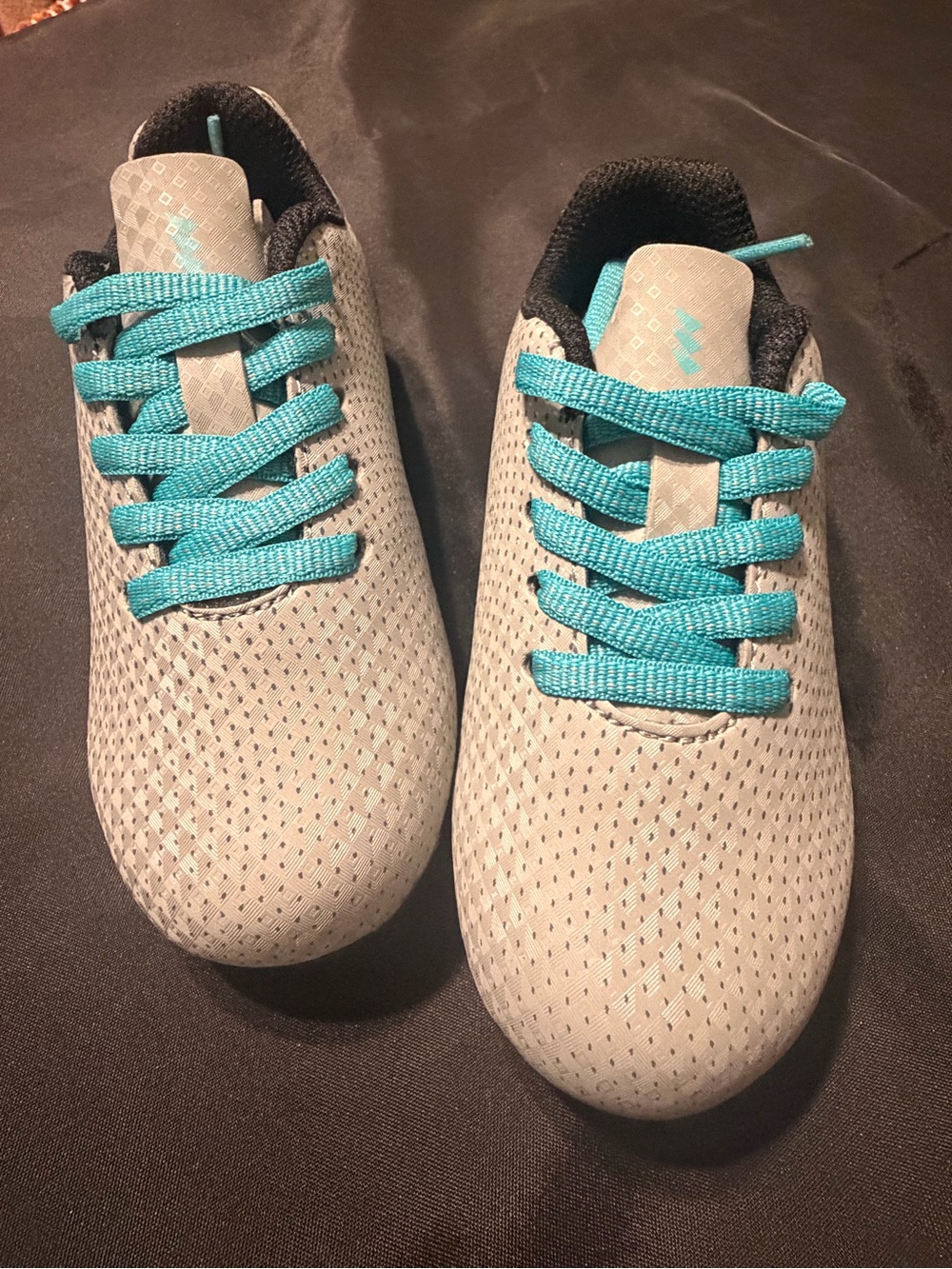 DSG Kids Youth Cleats Shoes Grey Teal DSGYP21 Size 8K NWOT
